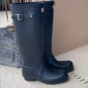 Black high Hunter rain boots